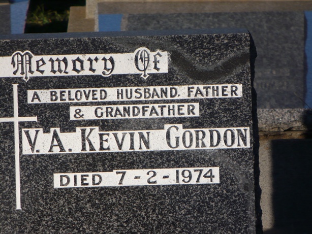 Headstone Scottie and Dulce Gordon