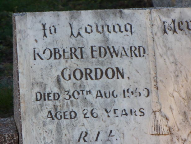 Headstone Bob Gordon