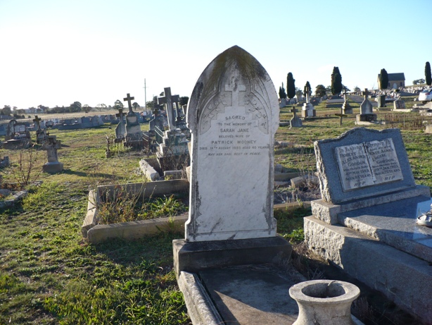 Headstone Sarah Jane Mooney